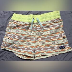 NWT PATAGONIA “Costa Rica Baggies” Girls Shorts Size Large L (12) NEW!
